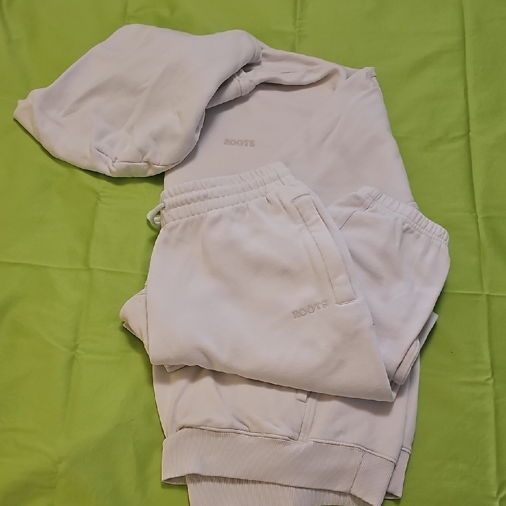 Roots One White Sweatpants&Hoodie Set